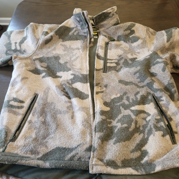 Cabelas 4most windsher  hunting clothing - Picture 2 of 7